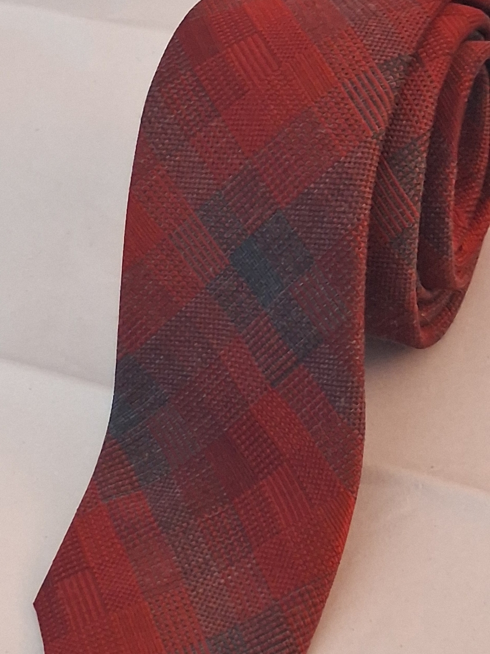 Alfani Men's Plaid Tie Red & Gray Like New